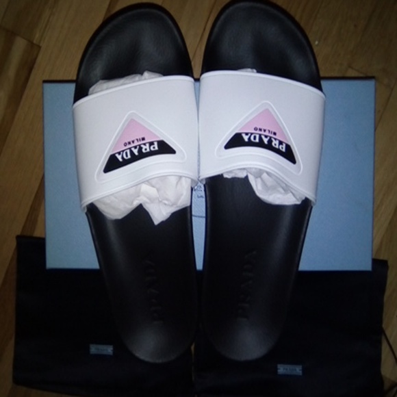 Brand new Prada Rubber pool slides - Picture 4 of 5
